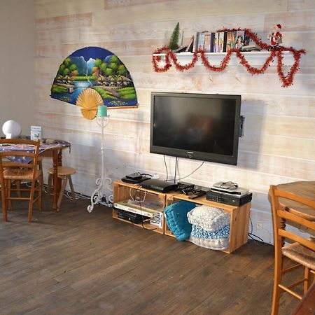Grande Chambre Familiale Pour 2 A 5 Personnes Chef-Boutonne Exterior foto